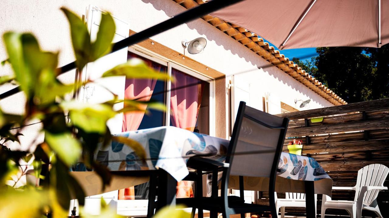 Sous Les Pins Gites Et Chambres D'Hotes La Londe-les-Maures Ngoại thất bức ảnh