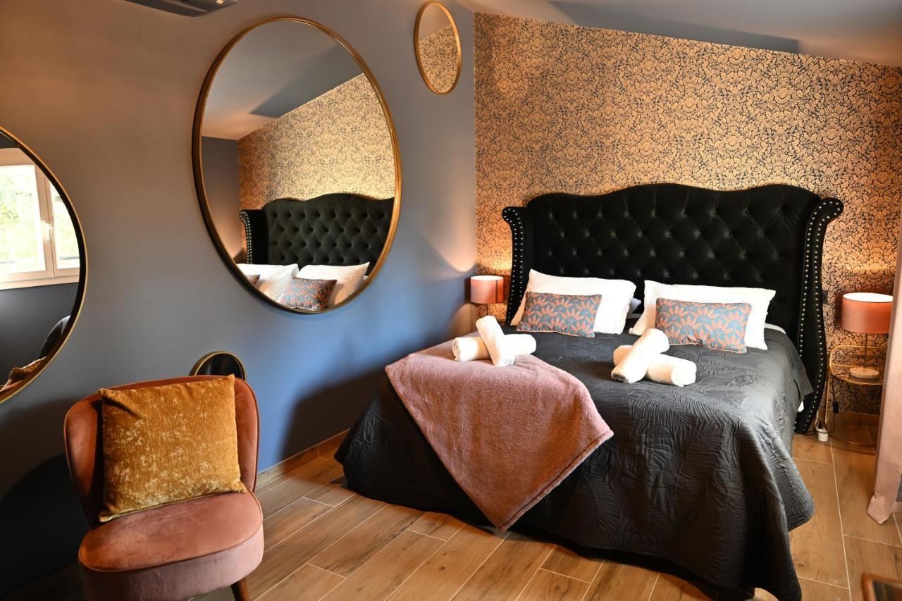 Sous Les Pins Gites Et Chambres D'Hotes La Londe-les-Maures Ngoại thất bức ảnh